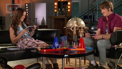 GLEE___FOX_Lounge__Melissa_Benoist___Blake_Jenner_Rapid_Fire_016.jpg