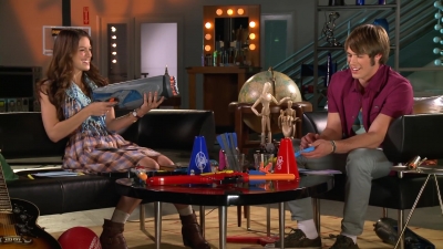GLEE___FOX_Lounge__Melissa___Blake_093.jpg