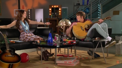 GLEE___FOX_Lounge__Melissa___Blake_199.jpg