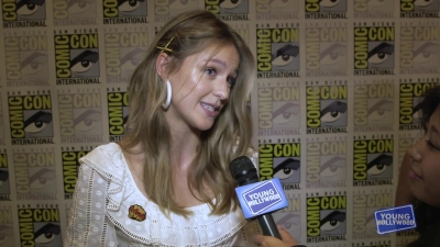 Melissa_Benoist_Reveals_How_Supergirl_Deals_With_Heartbreak_at_Comic-Con21_093.jpg