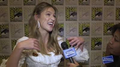 Melissa_Benoist_Reveals_How_Supergirl_Deals_With_Heartbreak_at_Comic-Con21_116.jpg