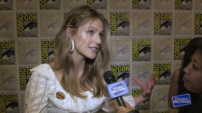 Melissa_Benoist_Reveals_How_Supergirl_Deals_With_Heartbreak_at_Comic-Con21_117.jpg