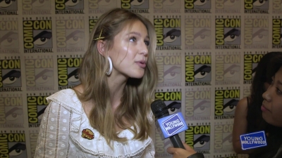 Melissa_Benoist_Reveals_How_Supergirl_Deals_With_Heartbreak_at_Comic-Con21_121.jpg