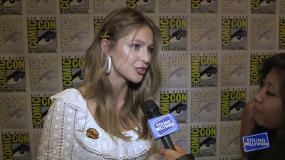 Melissa_Benoist_Reveals_How_Supergirl_Deals_With_Heartbreak_at_Comic-Con21_128.jpg