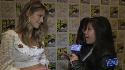 Melissa_Benoist_Reveals_How_Supergirl_Deals_With_Heartbreak_at_Comic-Con21_144.jpg