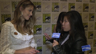 Melissa_Benoist_Reveals_How_Supergirl_Deals_With_Heartbreak_at_Comic-Con21_145.jpg
