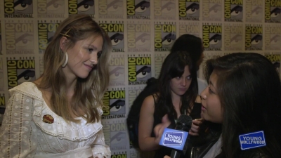 Melissa_Benoist_Reveals_How_Supergirl_Deals_With_Heartbreak_at_Comic-Con21_155.jpg