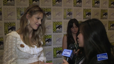Melissa_Benoist_Reveals_How_Supergirl_Deals_With_Heartbreak_at_Comic-Con21_164.jpg