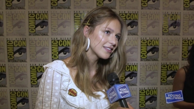 Melissa_Benoist_Reveals_How_Supergirl_Deals_With_Heartbreak_at_Comic-Con21_178.jpg
