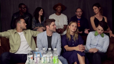 Supergirl_Cast_Interview_2B_Singing21___Comic-Con_2017___TVLine_200.jpg