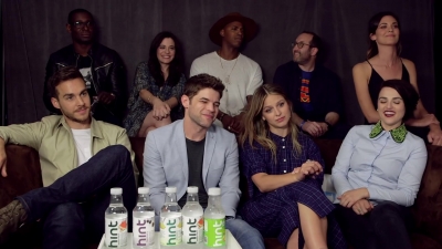 Supergirl_Cast_Interview_2B_Singing21___Comic-Con_2017___TVLine_401.jpg