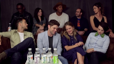 Supergirl_Cast_Interview_2B_Singing21___Comic-Con_2017___TVLine_413.jpg