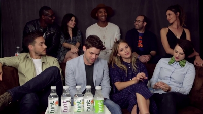 Supergirl_Cast_Interview_2B_Singing21___Comic-Con_2017___TVLine_420.jpg