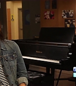 I_Heart_Glee_-_Melissa_Benoist_Interview_014.jpg
