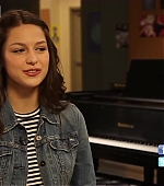 I_Heart_Glee_-_Melissa_Benoist_Interview_058.jpg