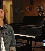 I_Heart_Glee_-_Melissa_Benoist_Interview_187.jpg