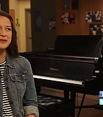 I_Heart_Glee_-_Melissa_Benoist_Interview_201.jpg