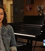 I_Heart_Glee_-_Melissa_Benoist_Interview_217.jpg