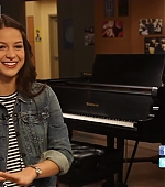 I_Heart_Glee_-_Melissa_Benoist_Interview_358.jpg