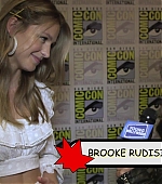 Melissa_Benoist_Reveals_How_Supergirl_Deals_With_Heartbreak_at_Comic-Con21_031.jpg