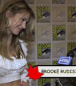 Melissa_Benoist_Reveals_How_Supergirl_Deals_With_Heartbreak_at_Comic-Con21_032.jpg