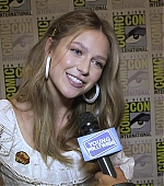 Melissa_Benoist_Reveals_How_Supergirl_Deals_With_Heartbreak_at_Comic-Con21_068.jpg