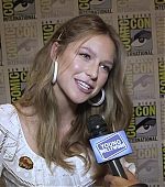 Melissa_Benoist_Reveals_How_Supergirl_Deals_With_Heartbreak_at_Comic-Con21_073.jpg