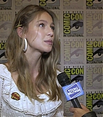 Melissa_Benoist_Reveals_How_Supergirl_Deals_With_Heartbreak_at_Comic-Con21_125.jpg