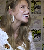 Melissa_Benoist_Reveals_How_Supergirl_Deals_With_Heartbreak_at_Comic-Con21_262.jpg