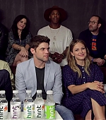 Imagem=Supergirl_Cast_Interview_2B_Singing21___Comic-Con_2017___TVLine_321.jpg
Tamanho=635KB
Dimensão=1920x1080
Data Envio=26 Out, 2018 Supergirl_Cast_Interview_2B_Singing21___Comic-Con_2017___TVLine_321.jpg
