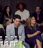 Imagem=Supergirl_Cast_Interview_2B_Singing21___Comic-Con_2017___TVLine_435.jpg
Tamanho=632KB
Dimensão=1920x1080
Data Envio=26 Out, 2018 Supergirl_Cast_Interview_2B_Singing21___Comic-Con_2017___TVLine_435.jpg